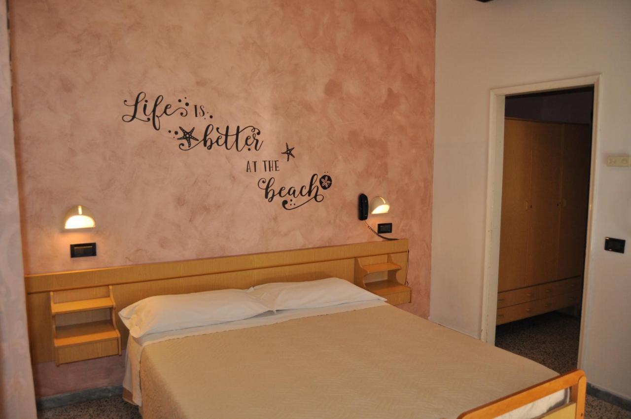 Hotel Rigobello Riccione Eksteriør billede