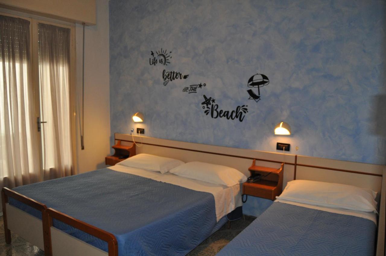 Hotel Rigobello Riccione Eksteriør billede