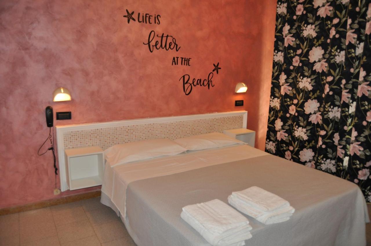 Hotel Rigobello Riccione Eksteriør billede