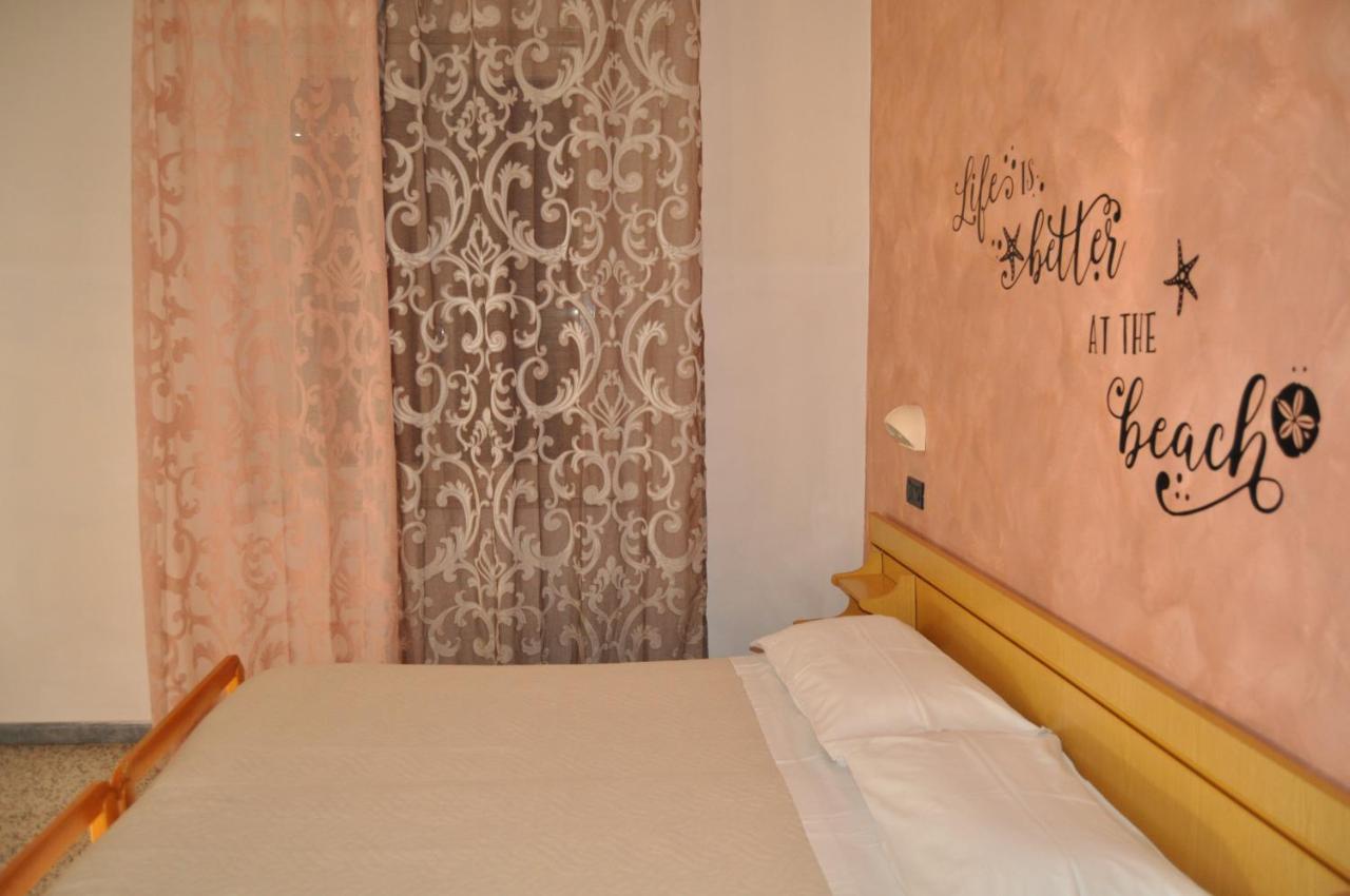 Hotel Rigobello Riccione Eksteriør billede